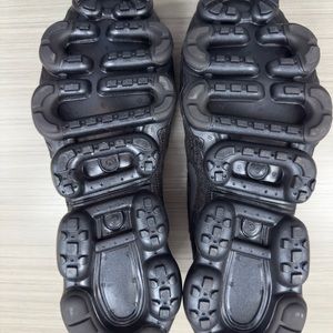 Nike Vapor Max Black New Never worn.